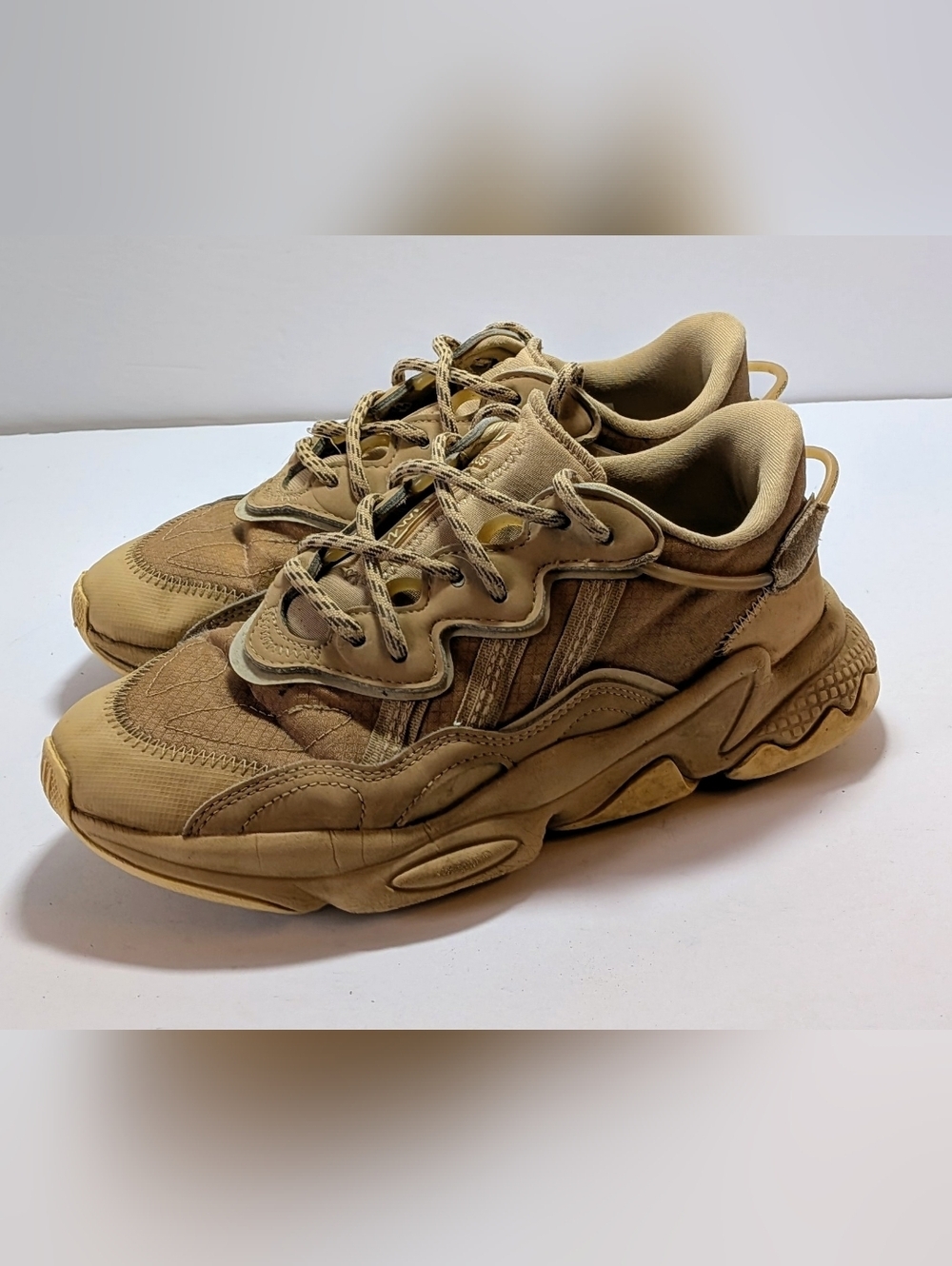 Adidas Ozweego Sneakers Women’s Size 5 Beige Khaki Chunky Retro Running Shoes - Picture 2 of 8